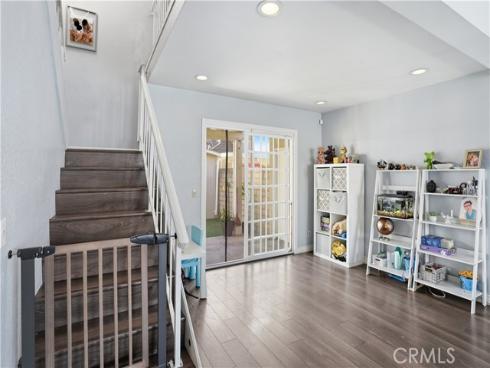 321  Burlington Common  , Santa Ana, CA
