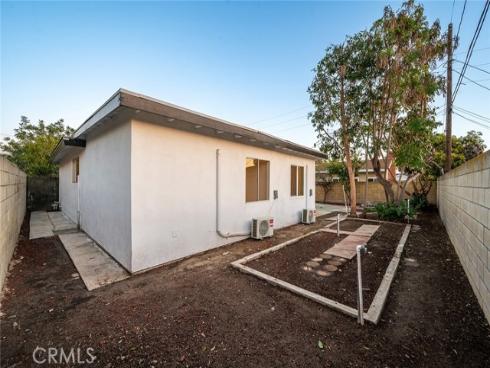 928 S Laurel   Street, Santa Ana, CA