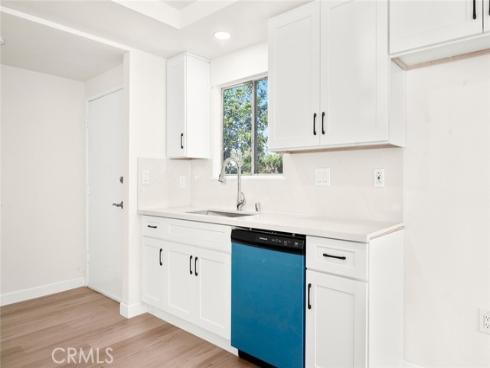 928 S Laurel   Street, Santa Ana, CA