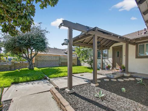 2610 N Deodar  , Santa Ana, CA