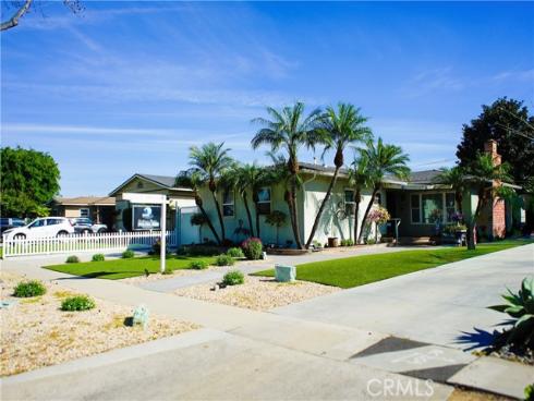 2019  Valencia  , Santa Ana, CA