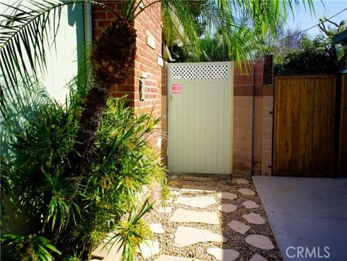 2019  Valencia  , Santa Ana, CA