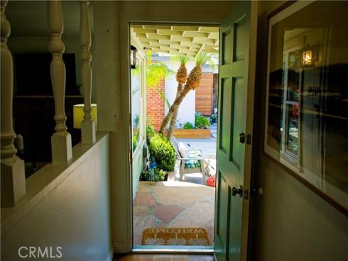 2019  Valencia  , Santa Ana, CA