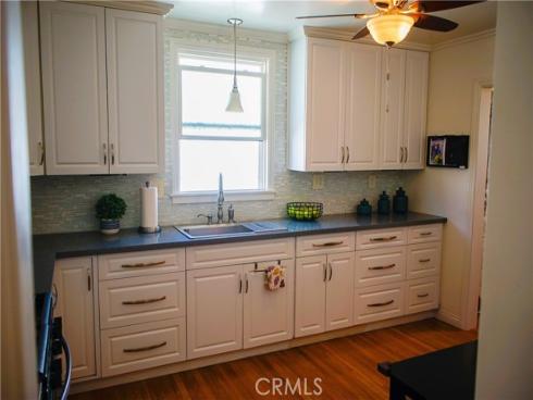 2019  Valencia  , Santa Ana, CA