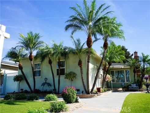 2019  Valencia  , Santa Ana, CA