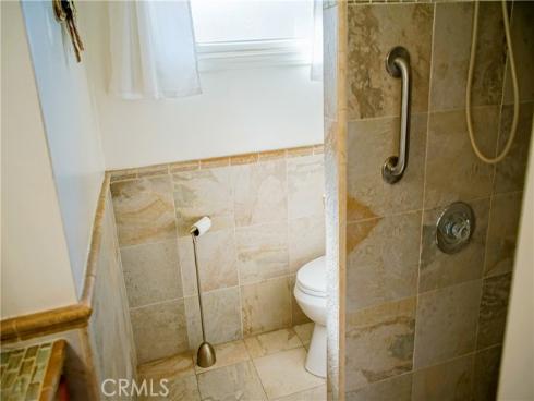 2019  Valencia  , Santa Ana, CA