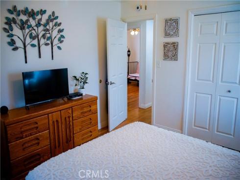 2019  Valencia  , Santa Ana, CA