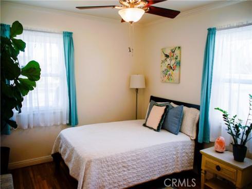 2019  Valencia  , Santa Ana, CA