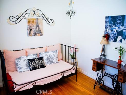 2019  Valencia  , Santa Ana, CA