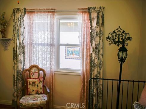 2019  Valencia  , Santa Ana, CA