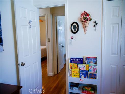 2019  Valencia  , Santa Ana, CA