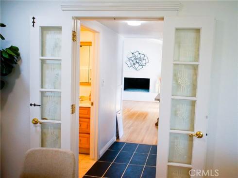 2019  Valencia  , Santa Ana, CA