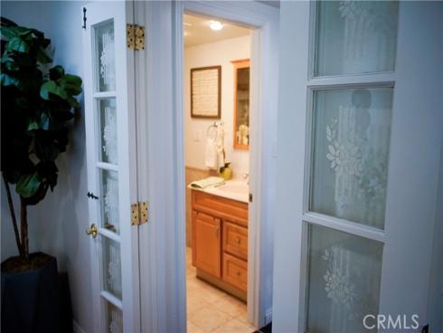 2019  Valencia  , Santa Ana, CA