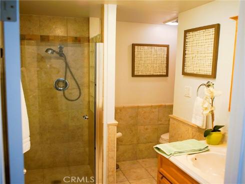 2019  Valencia  , Santa Ana, CA