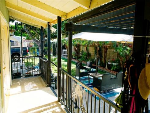 2019  Valencia  , Santa Ana, CA