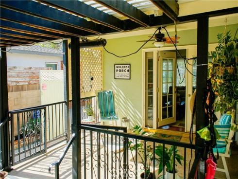 2019  Valencia  , Santa Ana, CA