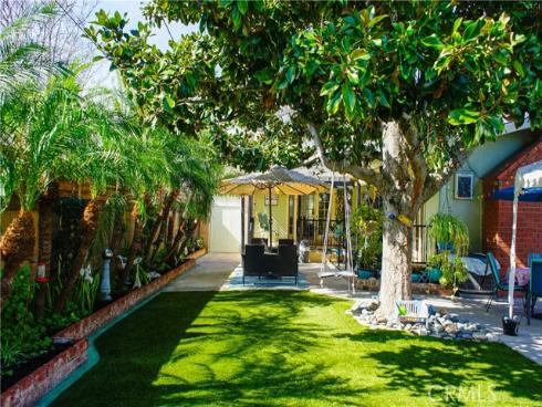 2019  Valencia  , Santa Ana, CA