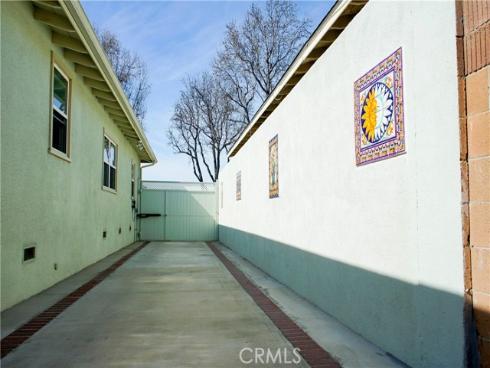 2019  Valencia  , Santa Ana, CA