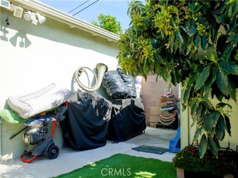 2019  Valencia  , Santa Ana, CA