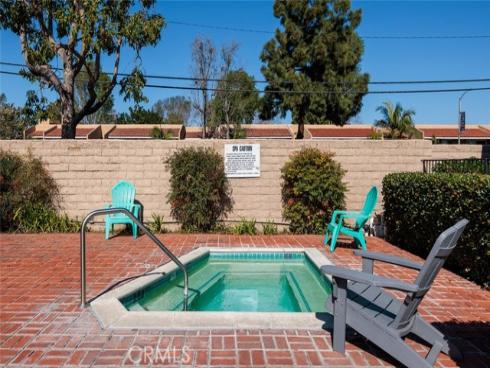 1000 W Macarthur  11  Boulevard, Santa Ana, CA