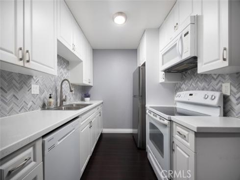 1000 W Macarthur  11  Boulevard, Santa Ana, CA