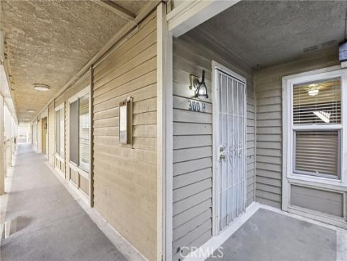 300 E Chestnut  H-202 , Santa Ana, CA