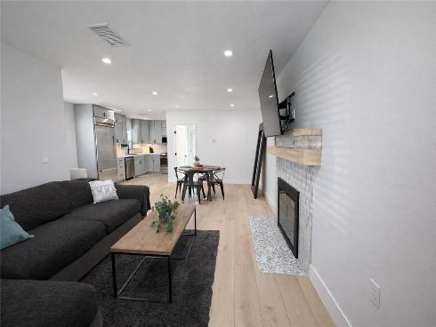 1020 N Raitt  , Santa Ana, CA