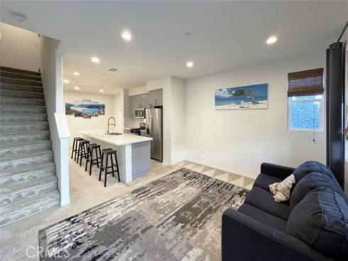 1530 W 1st  19 , Santa Ana, CA