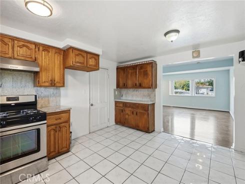 519  English  , Santa Ana, CA