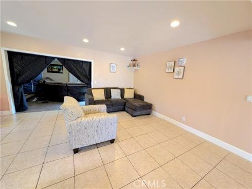 1019 S Shawnee   Drive, Santa Ana, CA