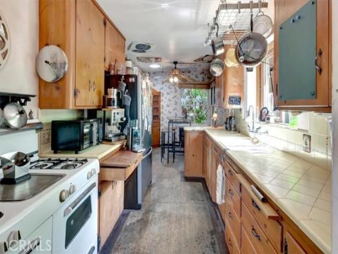 2310  Poinsettia  , Santa Ana, CA