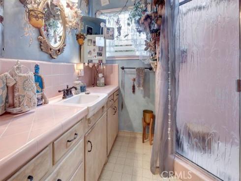 2310  Poinsettia  , Santa Ana, CA