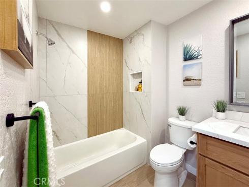 2720 W Segerstrom  D , Santa Ana, CA