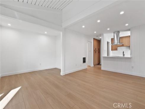 1030 W. Macarthur 90