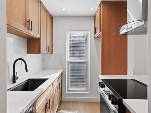 1030 W Macarthur  90 , Santa Ana, CA