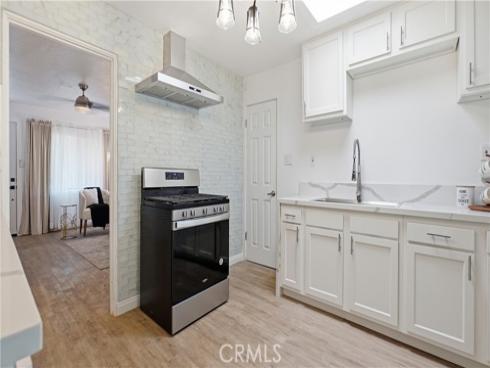 215 N Mcclay  , Santa Ana, CA