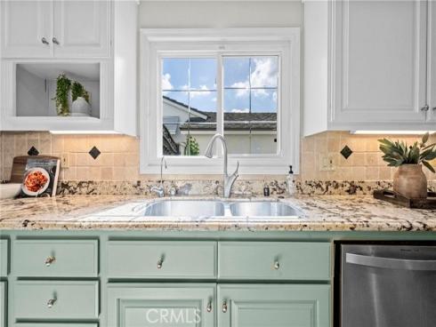 709 E Catalina  , Santa Ana, CA