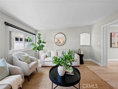 709 E Catalina  , Santa Ana, CA