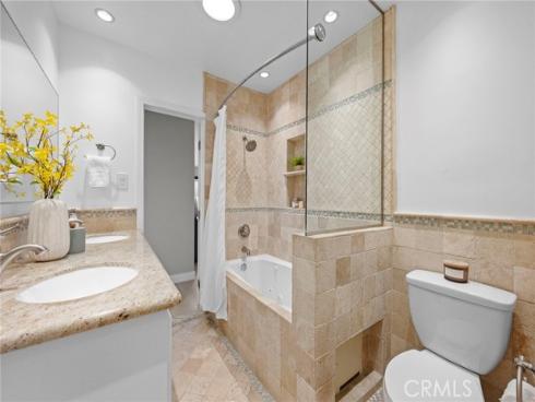 709 E Catalina  , Santa Ana, CA