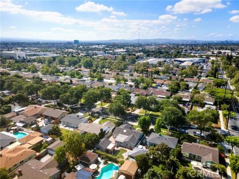 709 E Catalina  , Santa Ana, CA