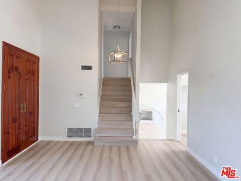 2334 W Chandler   Avenue, Santa Ana, CA