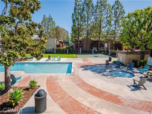 1000 W Macarthur 58 Boulevard, Santa Ana, CA