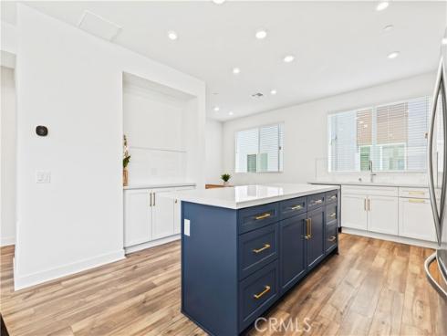 609 S Lyon Street , Santa Ana, CA