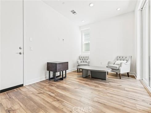 609 S Lyon Street , Santa Ana, CA
