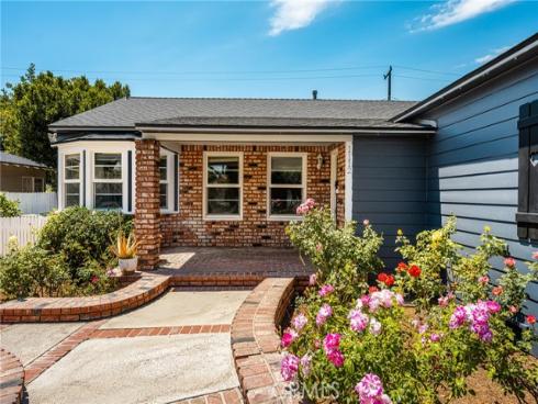 1112 N Lowell , Santa Ana, CA