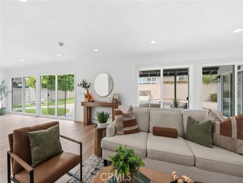 521 W Memory , Santa Ana, CA