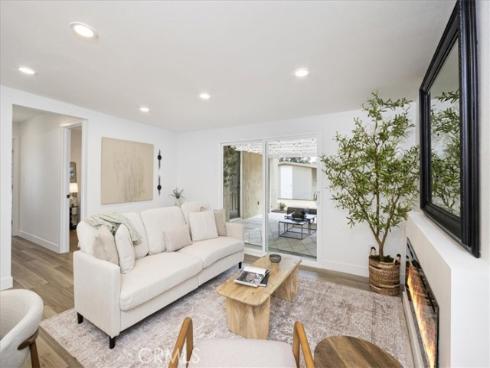 2422 W Pomona Street, Santa Ana, CA
