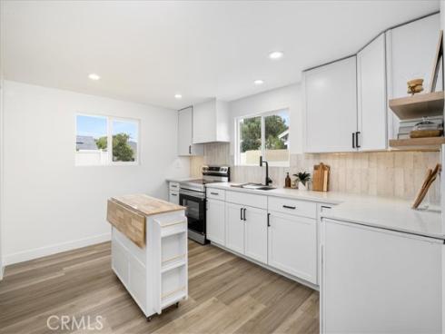 2422 W Pomona Street, Santa Ana, CA