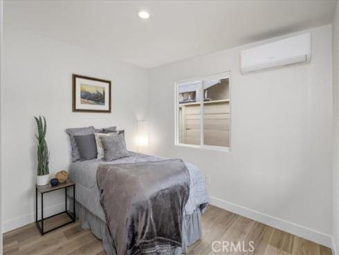 2422 W Pomona Street, Santa Ana, CA