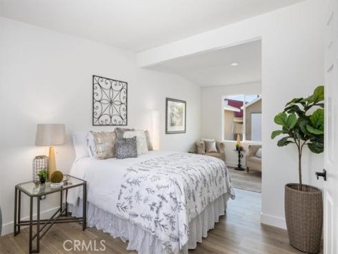 2422 W Pomona Street, Santa Ana, CA